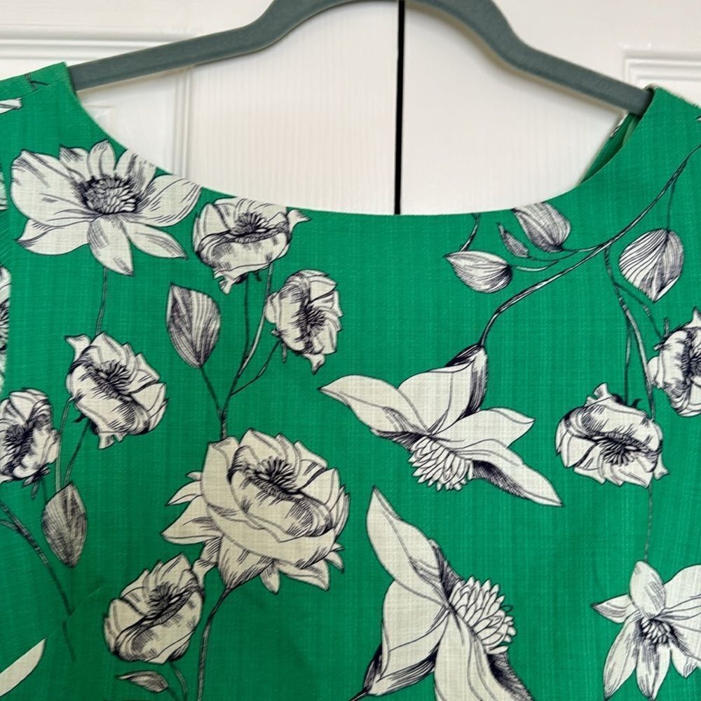 Eliza J Cap Sleeve Green and Blue Floral Print Dress, Size 8 - Picture 2 of 9